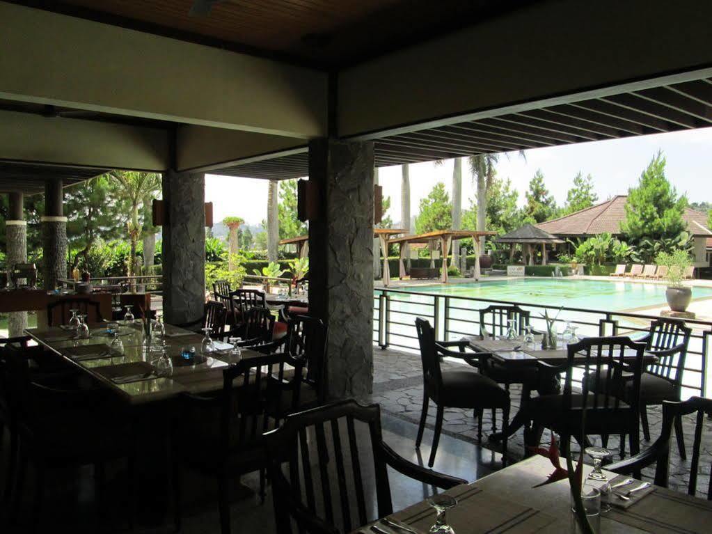 Puteri Gunung Hotel Lembang Exterior foto
